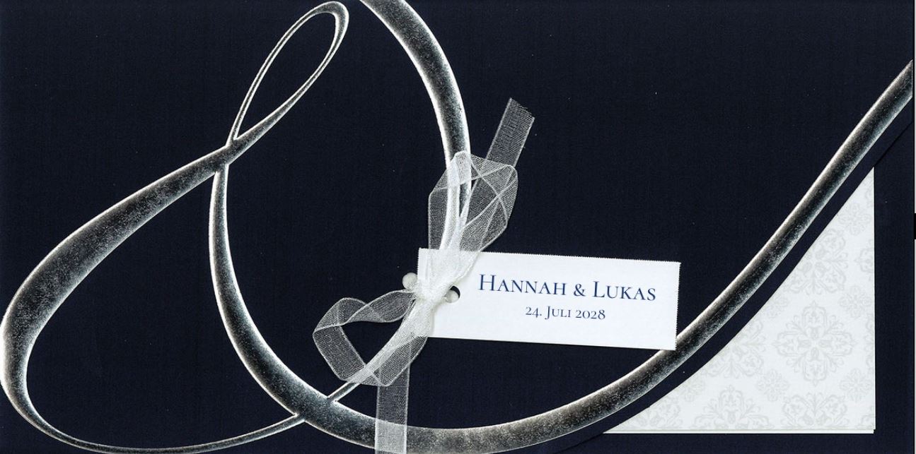 Exklusive Hochzeits-Einladungskarte "Midnight Silver" DIN lang mit Silberprägung und weißem Satinband