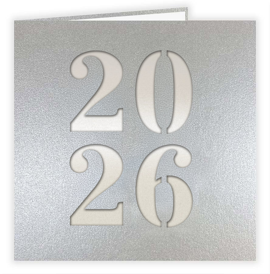Silberne Neujahrskarte "Glamour" Metallic-Karton mit Laserstanzung 2026, permuttfarbenem Einleger