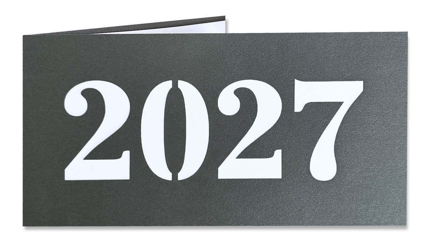 Graue Metallic-Neujahrskarte mit Laserstanzung 2027 und weißem Einlegeblatt