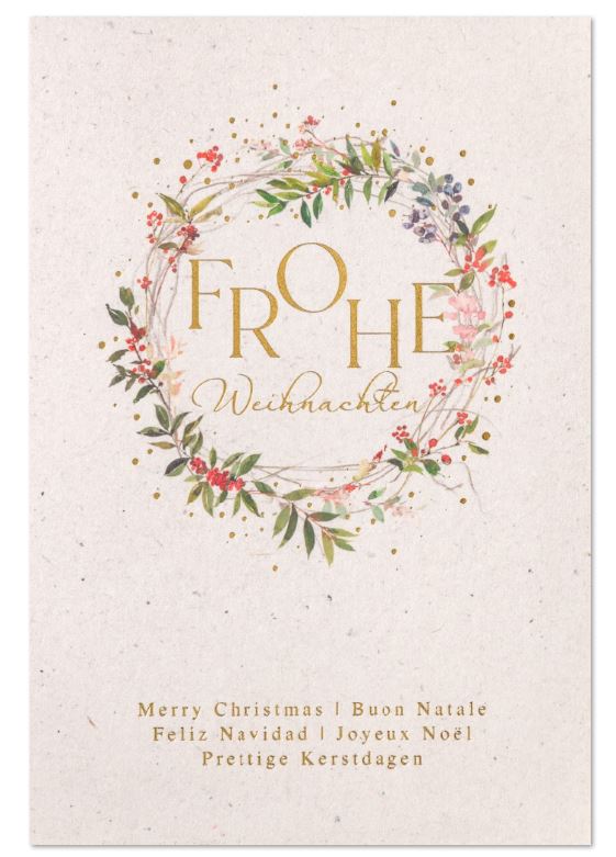 Internationale Weihnachtskarte "Global Christmas" mit floralem Kranz aus Beeren und Blättern sowie Gruß
