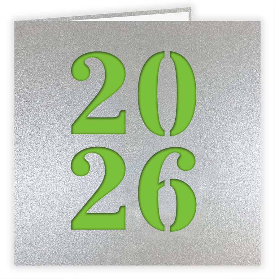 Silberne Neujahrskarte aus "Glamour" Metallic-Karton mit Laserstanzung 2026 und gruenem Einlegeblatt