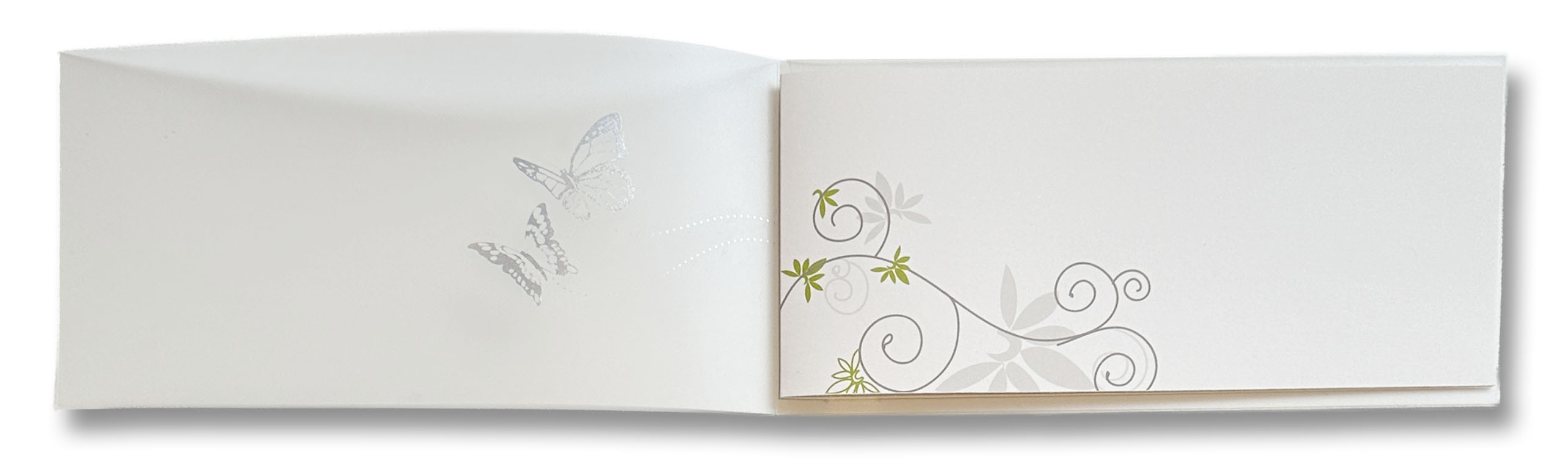 Einladungskarte "Butterfly Dreams" mit Kunststoff-Transparent und silbergeprägten Schmetterlingen, DIN lang