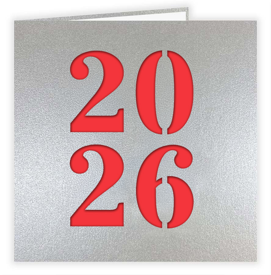 Silberne Neujahrskarte aus "Glamour" Metallic-Karton mit Laserstanzung 2026 und rotem Einlegeblatt