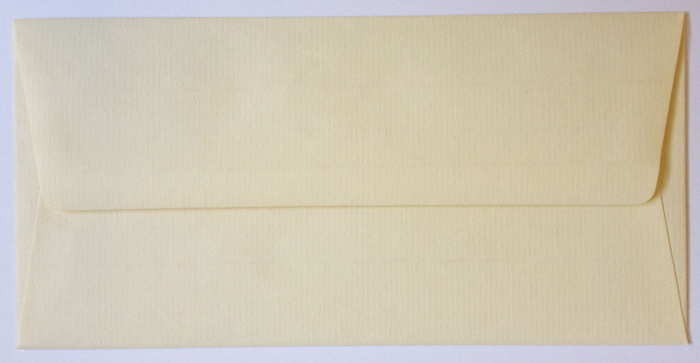 Briefumschlag 22x11 cm chamois gerippt mit Nassklebung