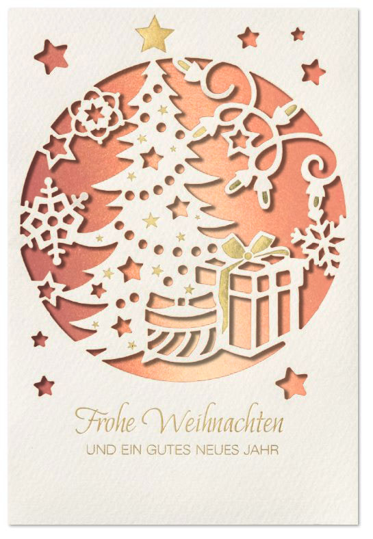 Weihnachtskarte in weiß mit Baum, Geschenken und Sternen in Laserstanzung, Einleger kupfer