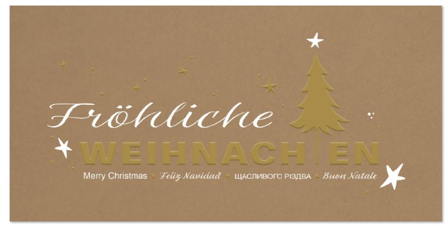 Naturbraune Weihnachtskarte mit internationalen Grüßen, goldenem Tannenbaum und Sternen, DIN lang