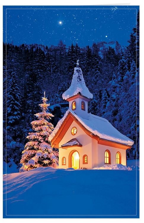 Winterweihnachtskarte bei Nacht mit kleiner Kapelle im Schnee und leuchtendem Baum | Ohne Gestaltung bestellen