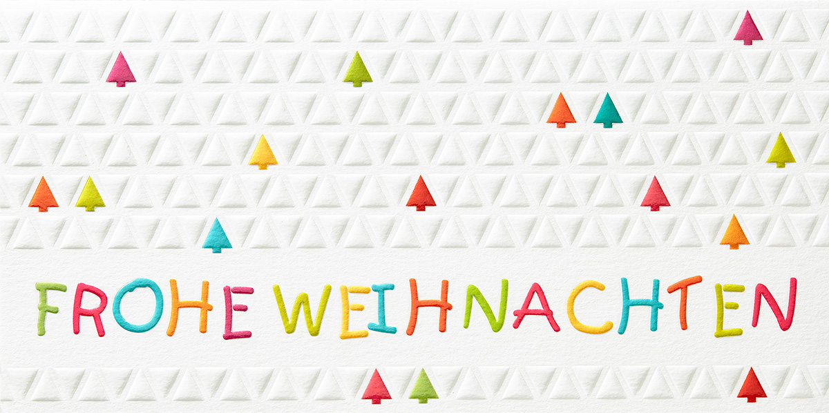 Weihnachtskarte weiß Frohe Weihanchten bunte Weihnachtsbäume