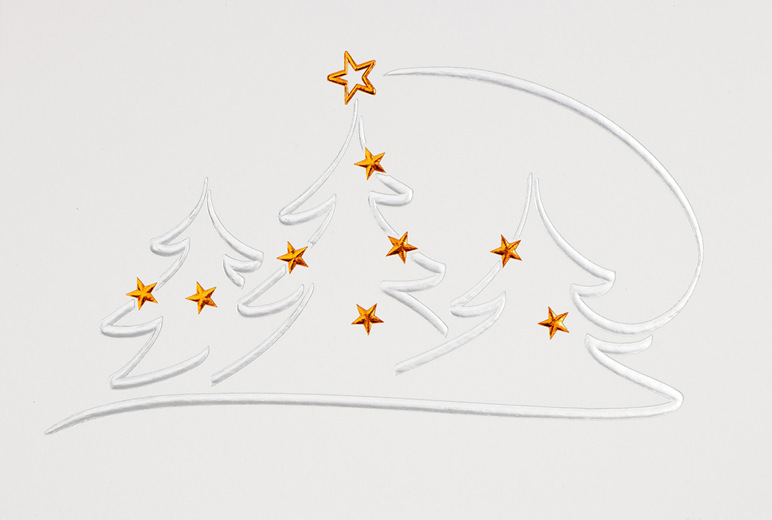 Weihnachtskarte creme mit drei Weihnachtsbäumen und Sternen