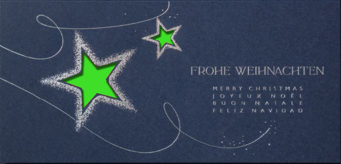 Blaue Weihnachtskarte DIN lang mit internationalen Grüßen, Sternstanzung und Einleger in grün