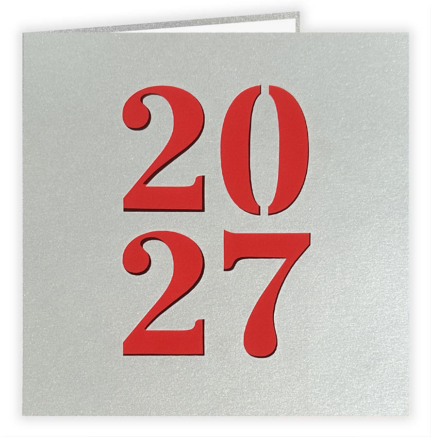 Silberne Neujahrskarte aus "Glamour" Metallic-Karton mit Laserstanzung 2027 und rotem Einlegeblatt