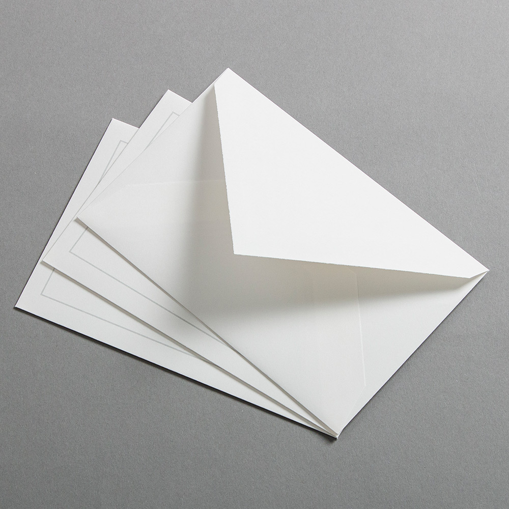 Trauerkarte Bütten naturweiß 175 x 113 mm halbmatt mit silbernem Rahmen - Einzelkarte mit Briefumschlag
