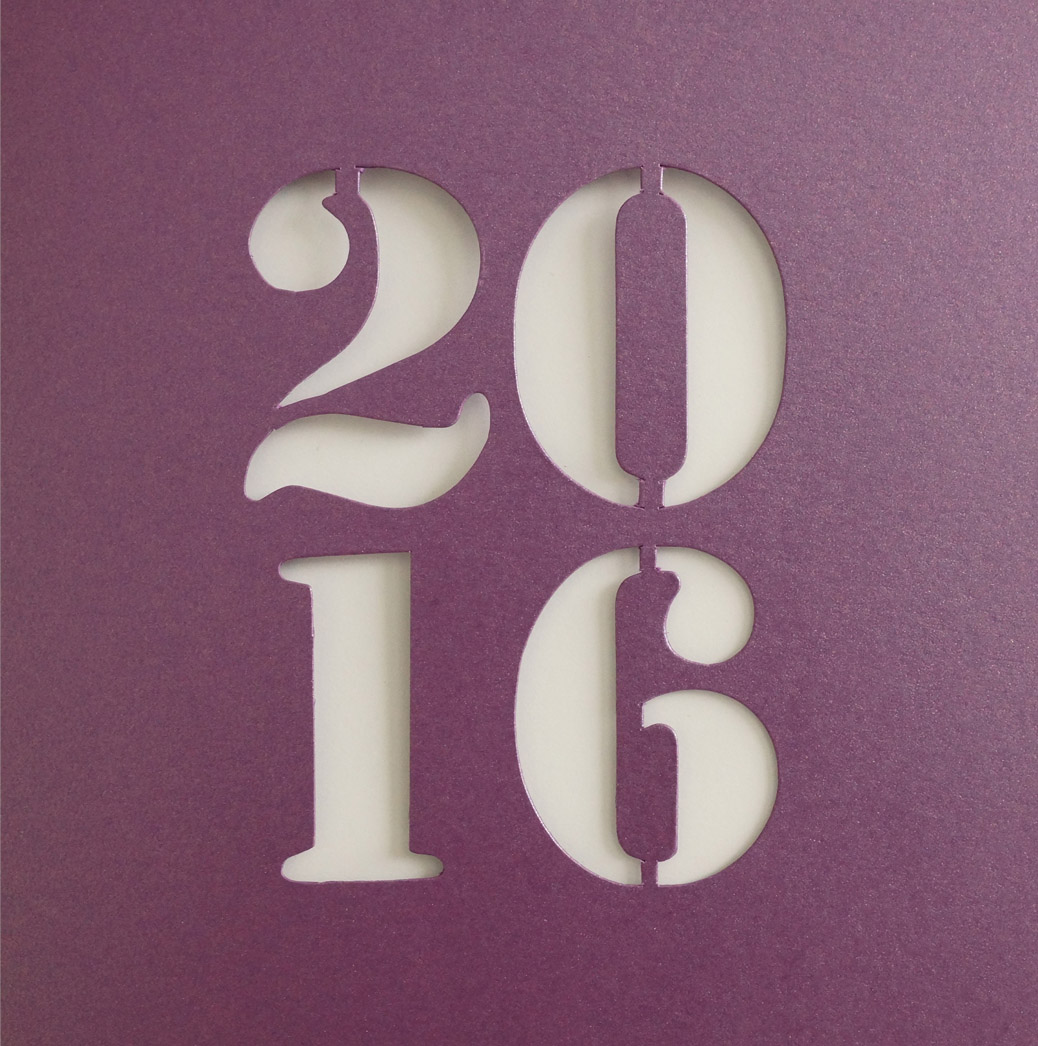 Neujahrskarte violett mit Jahreszahl 2016 und weißem Einleger
