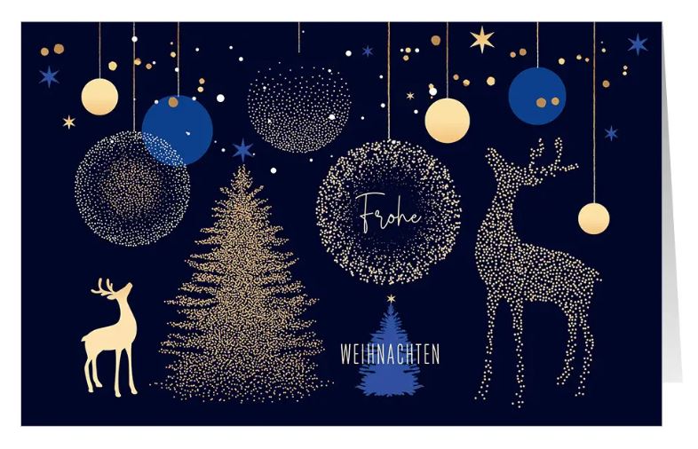 Zauberhafte Weihnachtskarte in Dunkelblau "Festlicher Glanz" mit Hirschen, hängenden Kugeln und Tannenbäumen