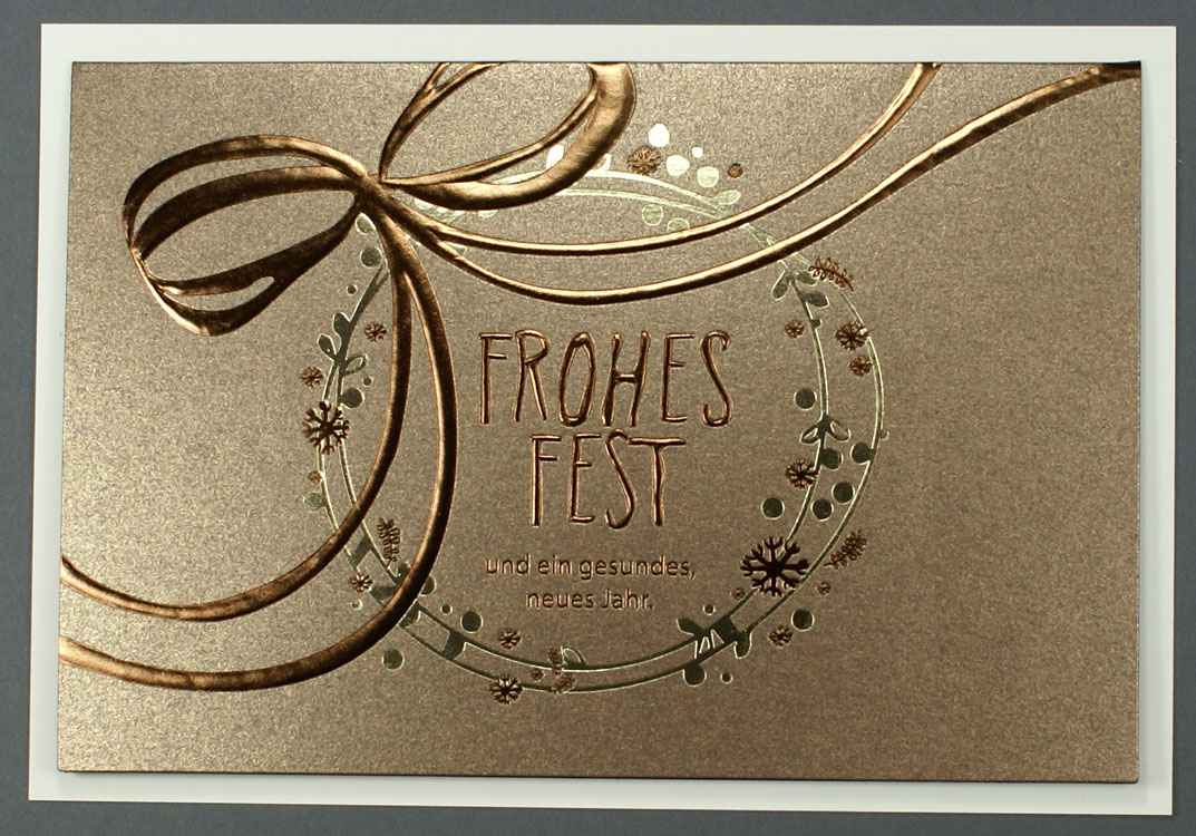 Weihnachtskarte kupferfarben metallic mit Weihnachtskugel