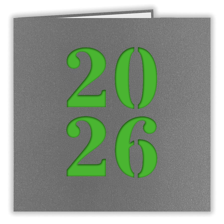 Graue Metallic-Neujahrskarte mit Laserstanzung 2026 und grünem Einlegeblatt