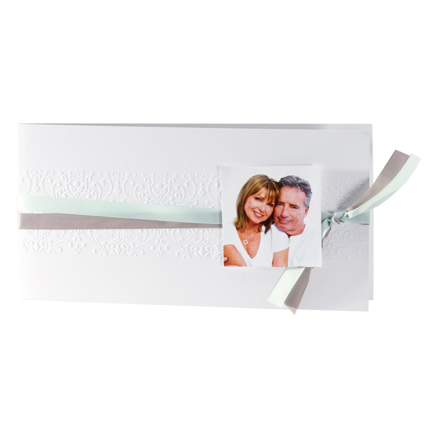 Einladungskarte weiß mit Ornament und den Bandfarben beige mint