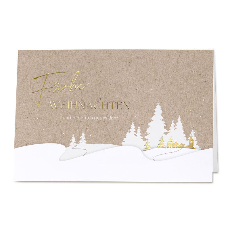Winterliche Weihnachtskarte in Naturpapier-Optik mit Goldfolienprägung, Motiv: Weiße Tannen auf verschneiten Hügeln
