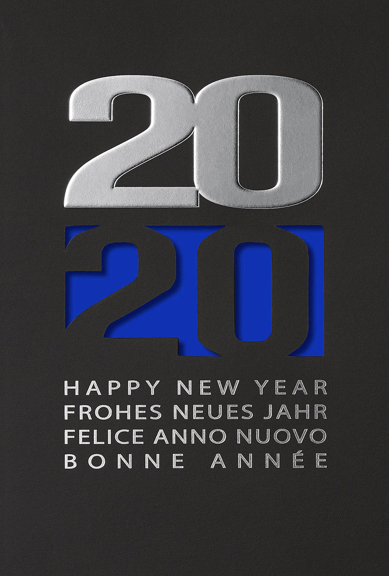 Schwarze Neujahrs-Grußkarte mit mehrsprachigem Neujahrsgruß, silber Reliefprägung, Ausstanzung und blauem Einlegebaltt zur Jahreszahl 2020