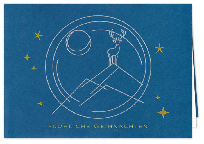 Moderne Weihnachtskarte in blau mit Gold- und Silberprägung, Motiv: Hirsch auf Bergspitze