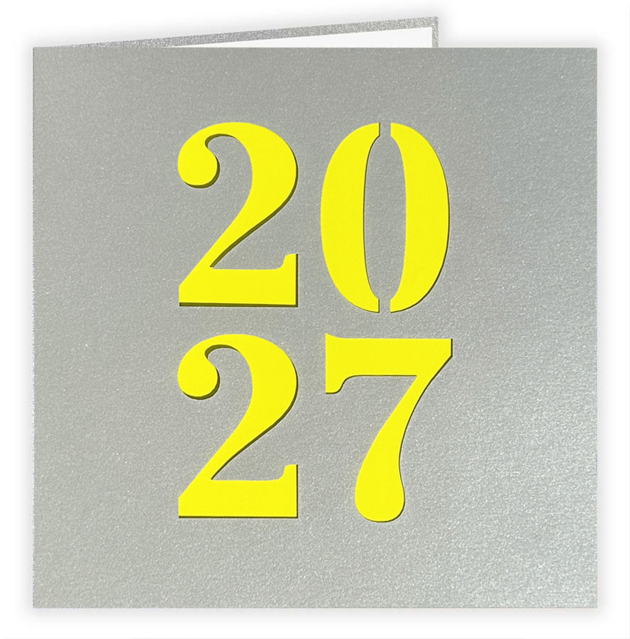 Silberne Neujahrskarte aus "Glamour" Metallic-Karton mit Laserstanzung 2027 und gelbem Einlegeblatt