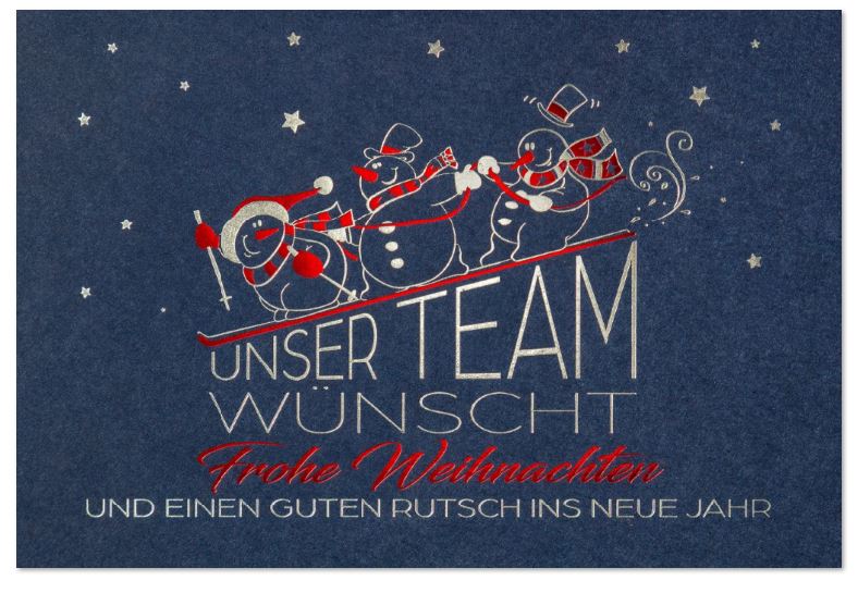 Lustige Team-Weihnachtskarte für Firmen "Schneemann-Schlittenfahrt" in dunkelblau mit Folienprägung,