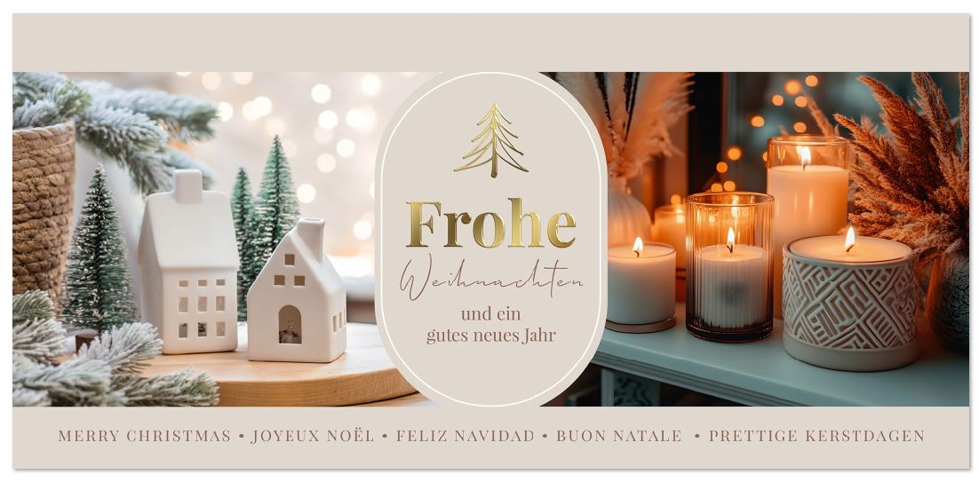Klassische Weihnachtskarte "Heimelige Weihnachtszeit" mit internationalen Grüßen und stimmungsvollen Fotomotiv