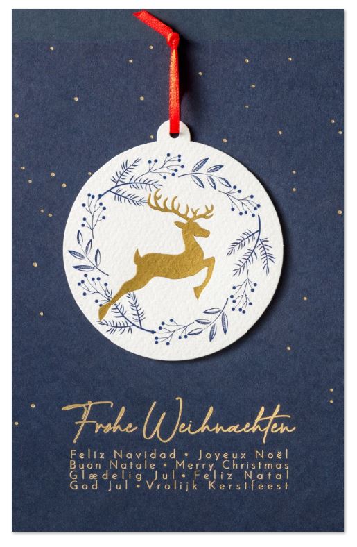 Ausgefallene, internationale Weihnachtskarte "Festlicher Hirschkranz" mit rundem Anhänger und rotem Band