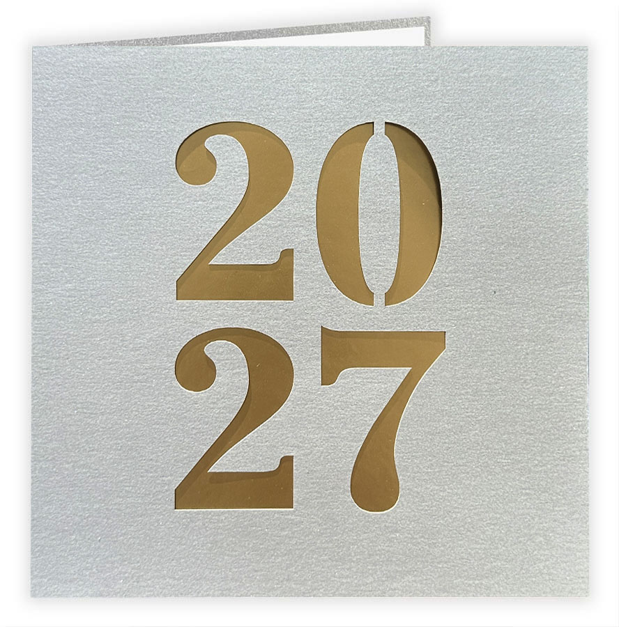 Silberne Neujahrskarte aus "Glamour" Metallic-Karton mit Laserstanzung 2027 und goldfarbenem Einlegeblatt