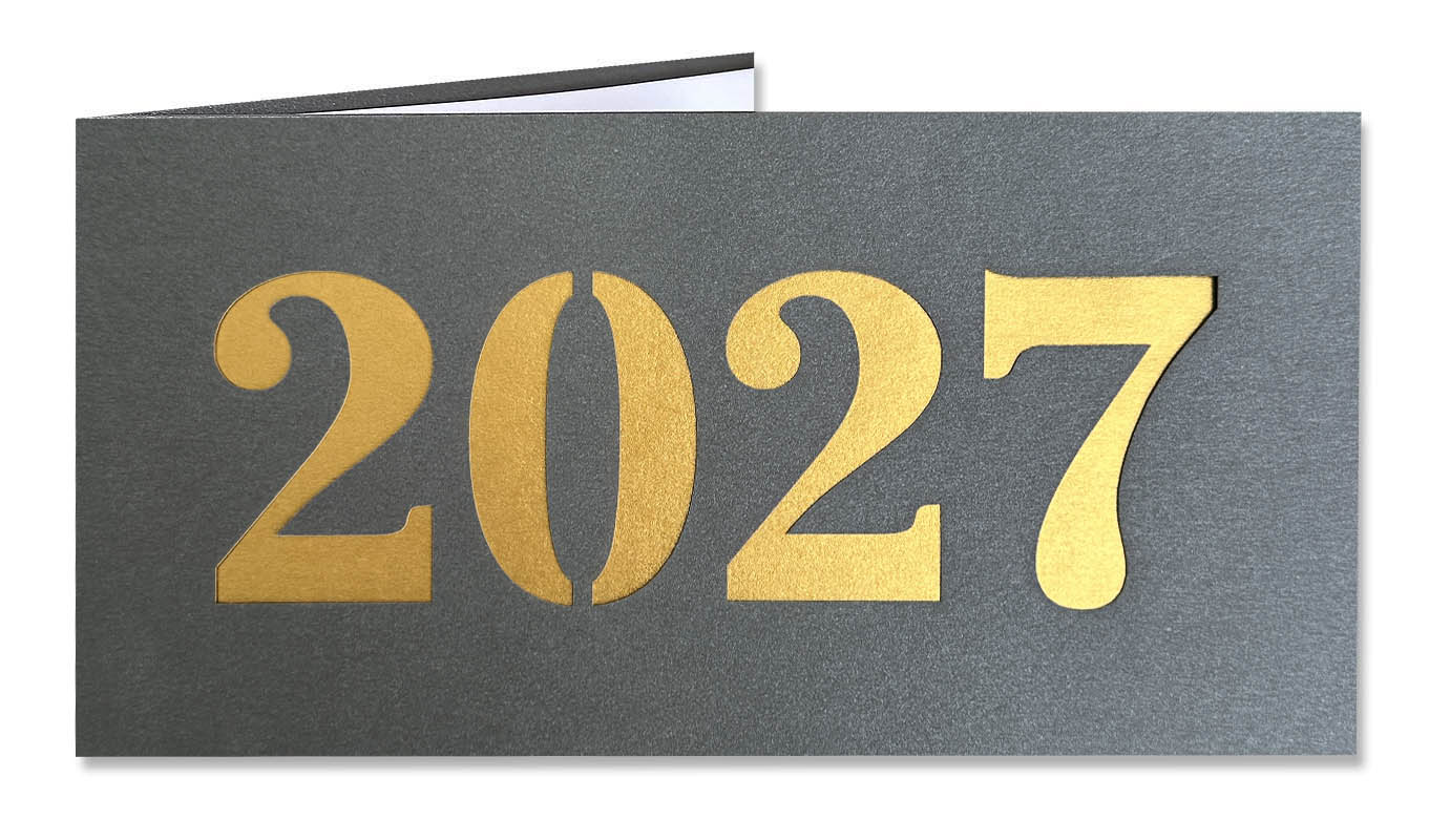 Graue Metallic-Neujahrskarte mit Laserstanzung 2027 und goldfarbenem Einlegeblatt