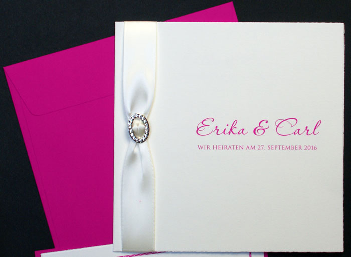 Einladungskarte mit Bändchen und Accessoire fc551371