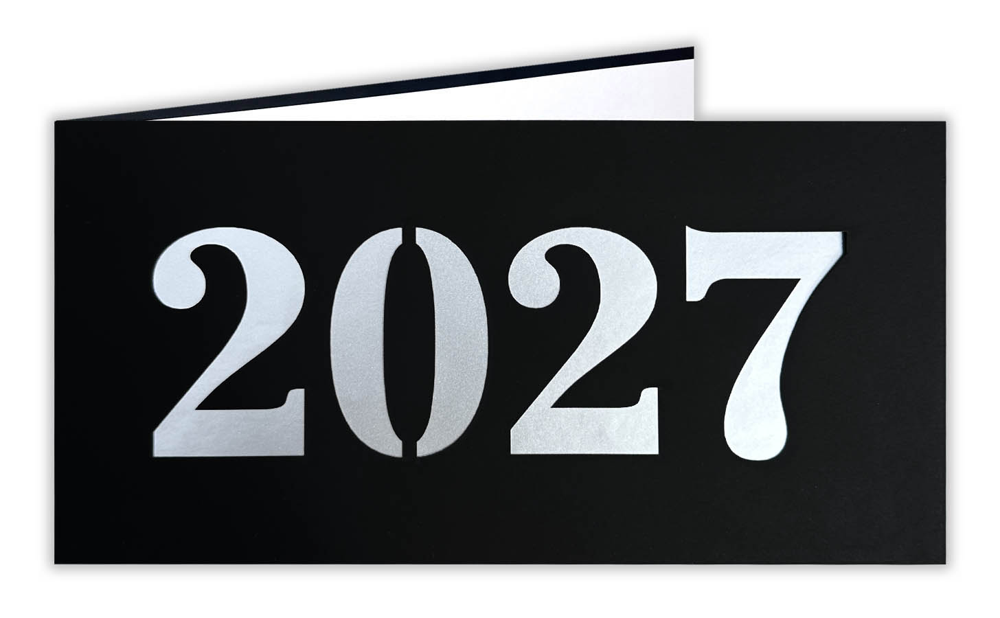 Mattschwarze Neujahrskarte mit Laserstanzung 2027 und silbernem Einlegeblatt
