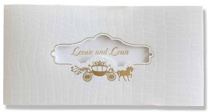 Elegante Hochzeits-Einladungskarte mit goldener Kutsche in ausgefallener Krokodilleder-Optik 