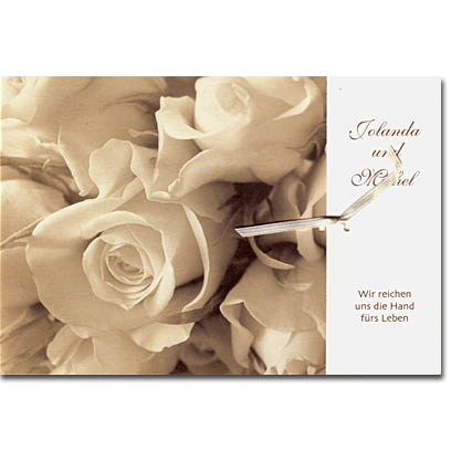 Cremefarbene Einladungskarte für Hochzeit oder Jubiläum, mit sepia Rosenmotiv und Satinbändchen