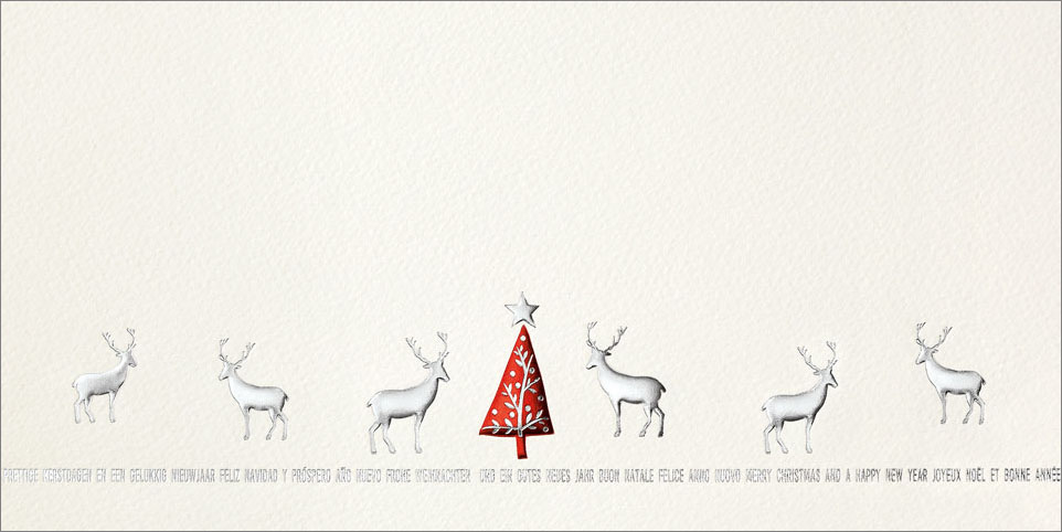 Weihnachtskarte creme mit silbernen Rentieren und rotem Weihnachtsbaum international