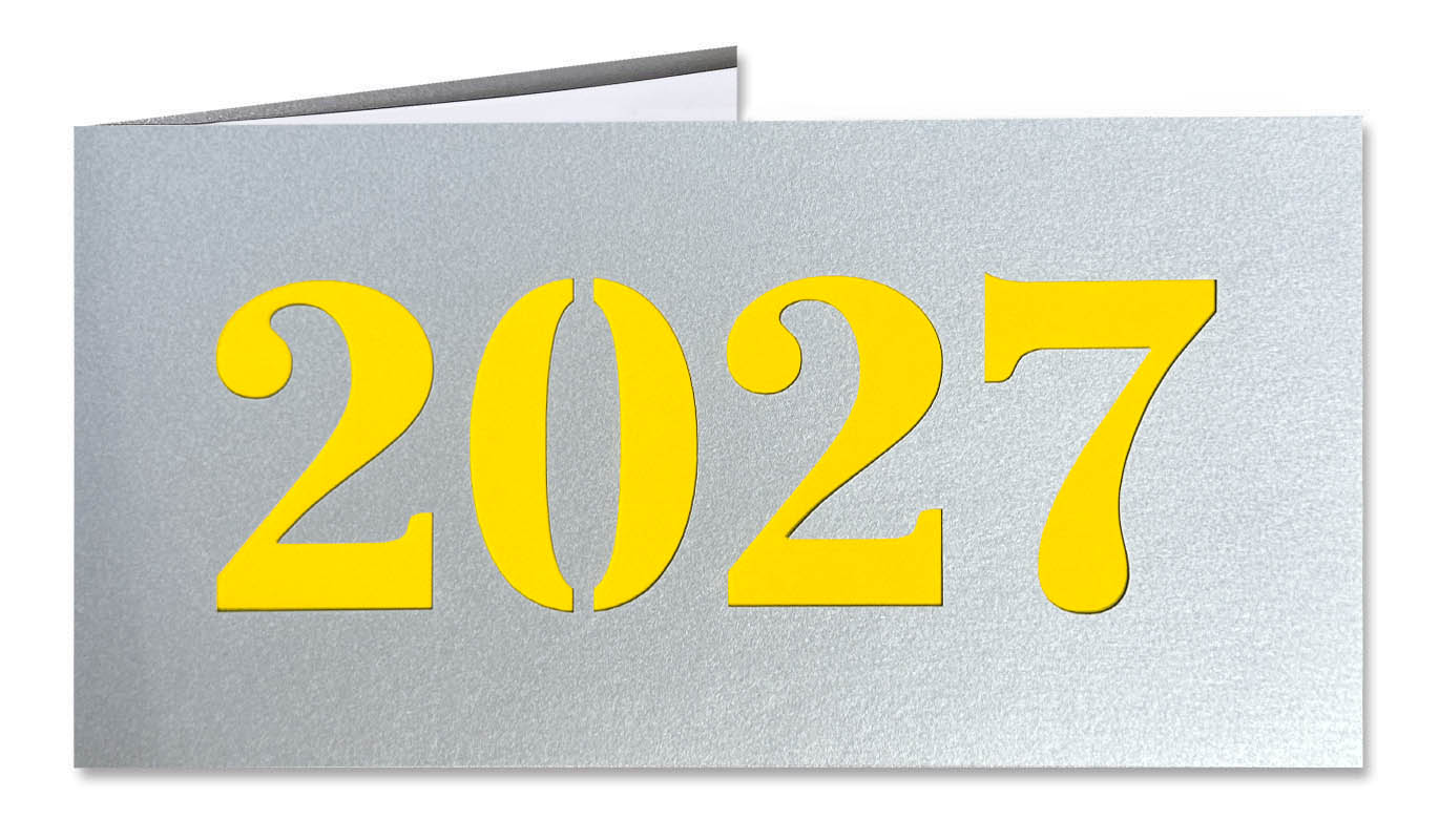 Silberne Neujahrskarte aus "Glamour" Metallic-Karton mit Laserstanzung 2027 und gelbem Einlegeblatt