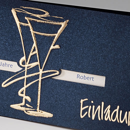 Einladungskarte nachtblau metallic mit goldenen Sektgläsern