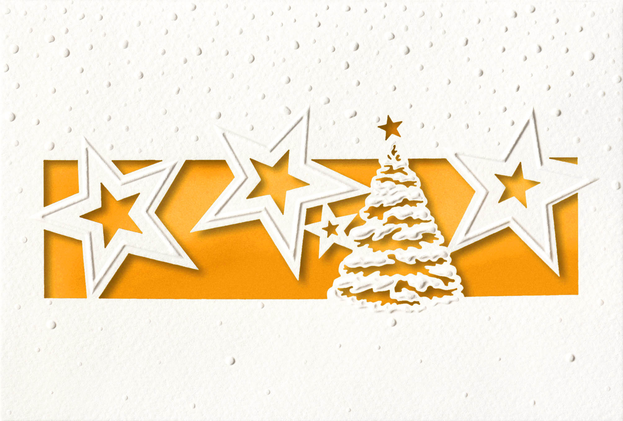 Weihnachtliche Stanzkarte in weiß mit orangenem Einlegeblatt, Sternen und Weihnachtsbaum