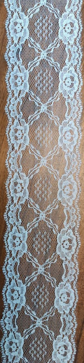 Spitzenband 36cm x 8cm Länge x Breite in weiß