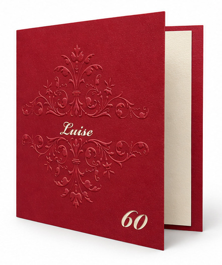 Bordeauxrote Einladungskarte zum 60. Geburtstag im eleganten Design mit geprägtem Ornament und individueller Laserstanzung