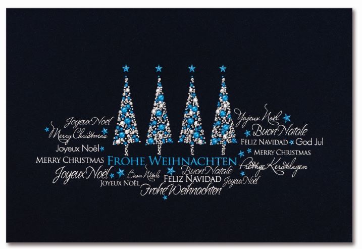 Nachtblaue Weihnachtskarte mit internationalen Grüßen und Weihnachtsbäumen in silber & blau
