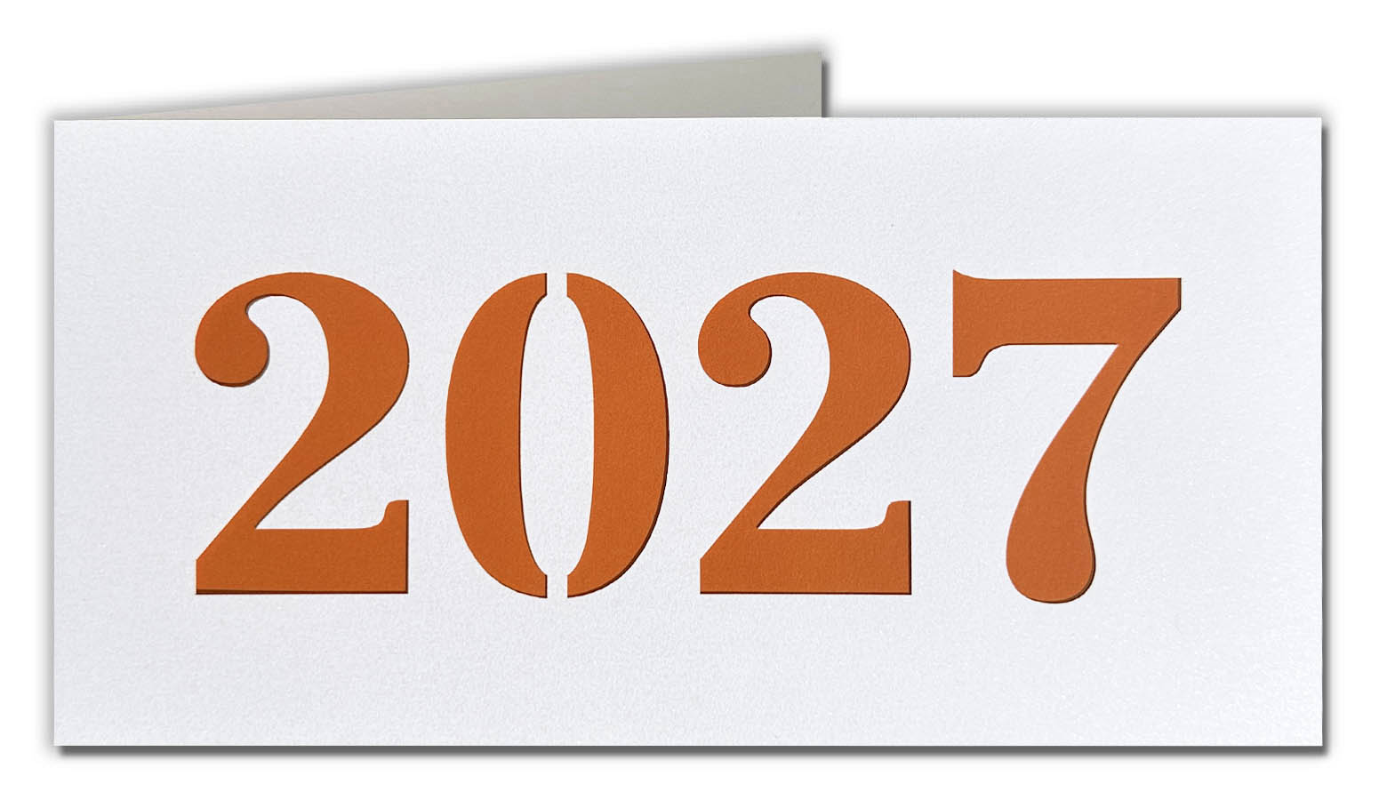 Weiße Metallic-Neujahrskarte mit Laserstanzung 2027 und orangefarbenem Einlegeblatt