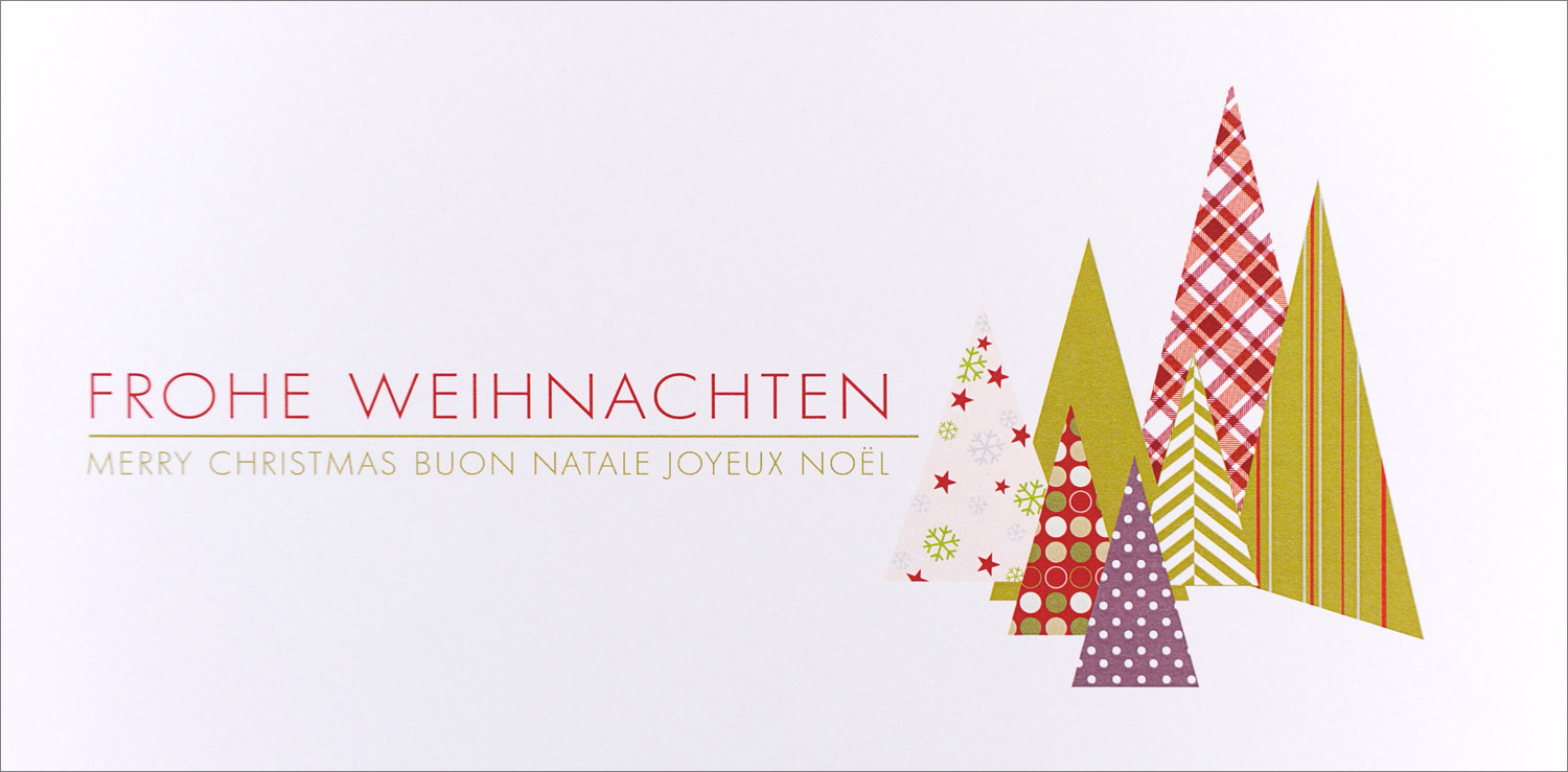 Weihnachtskarte weiß mit gemusterten Weihnachtsbäumen Frohe Weihnachten international