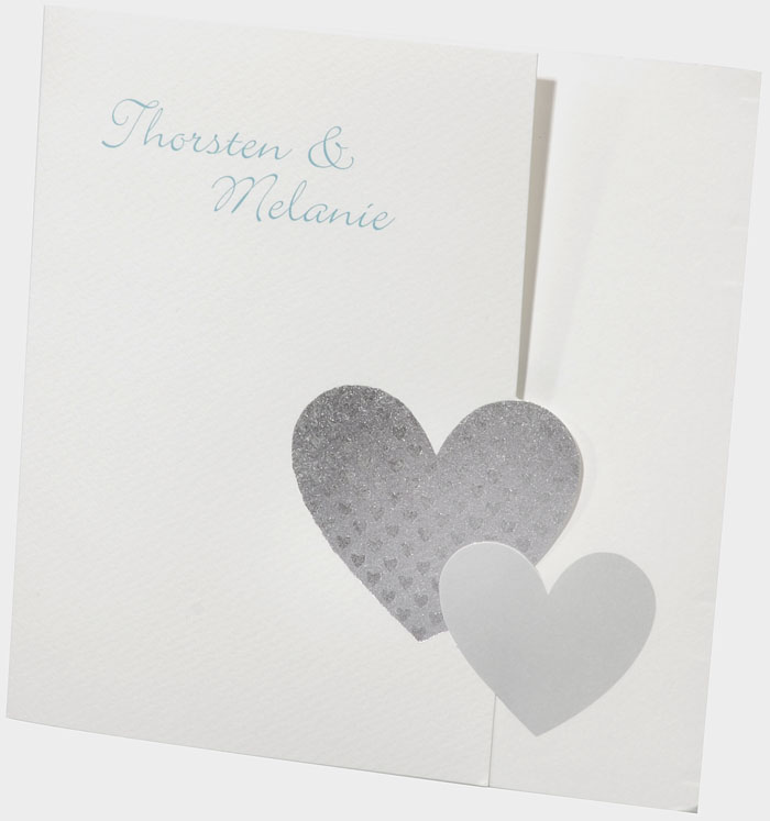 Hochzeitskarte mit Herzen, gedruckt und mit Silberfolie geprägt