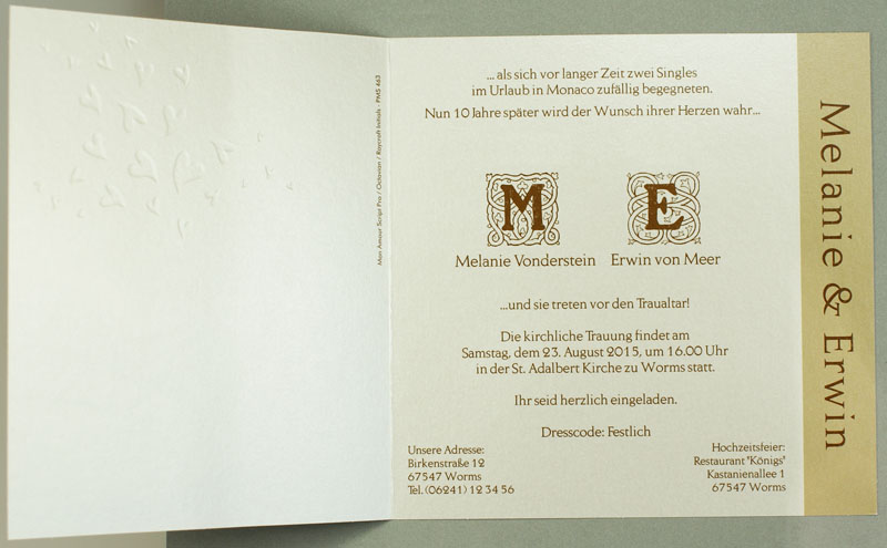 mit Textdruck Einladungskarte zur Hochzeit mit einem glitzernden Strassherz